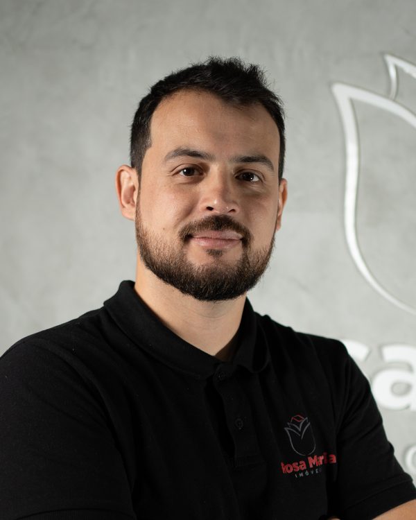 Vinicius Toledo, Corretor de Imóveis da Rosa Maria Imóveis em Guararema