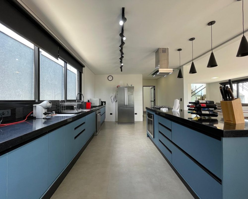 Casa de alto padrão em condomínio (14)