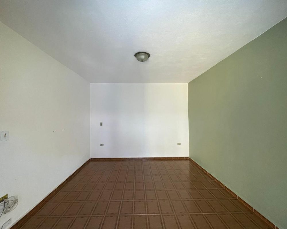 Casa no centro de Guararema (17)