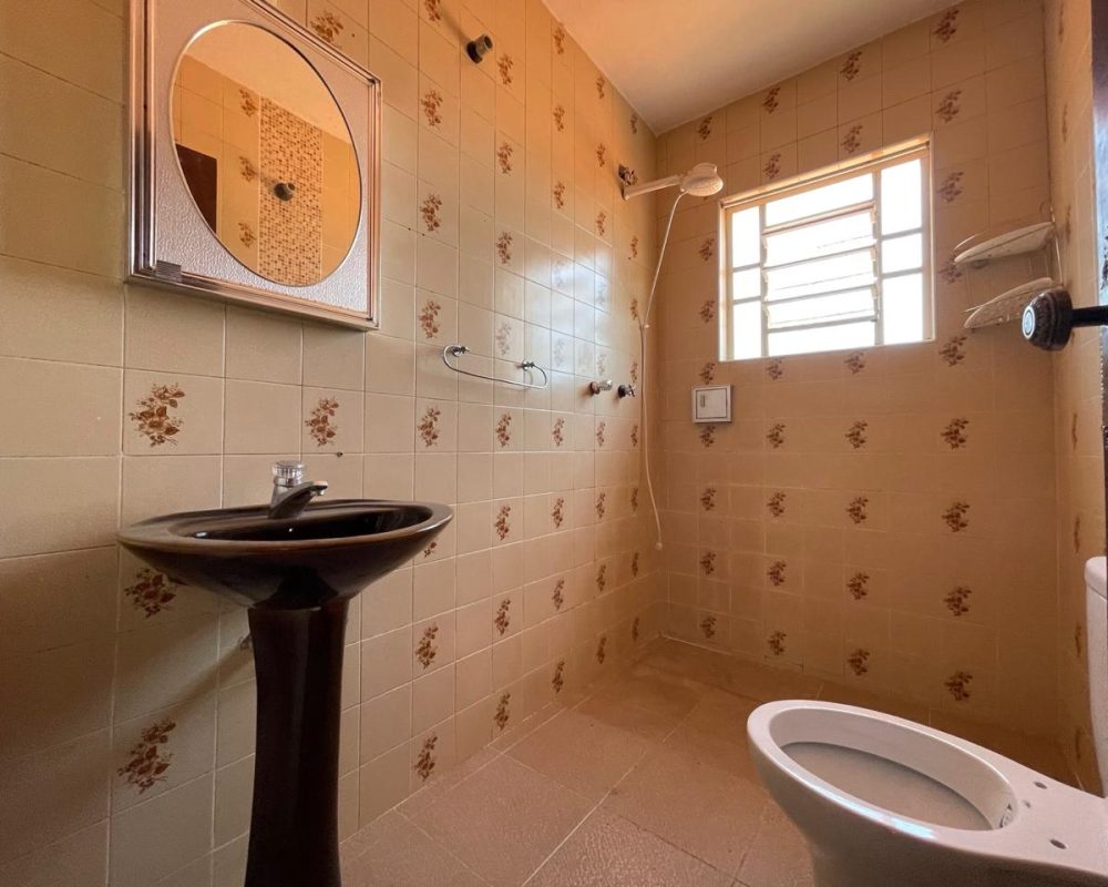 Casa no centro de Guararema (3)