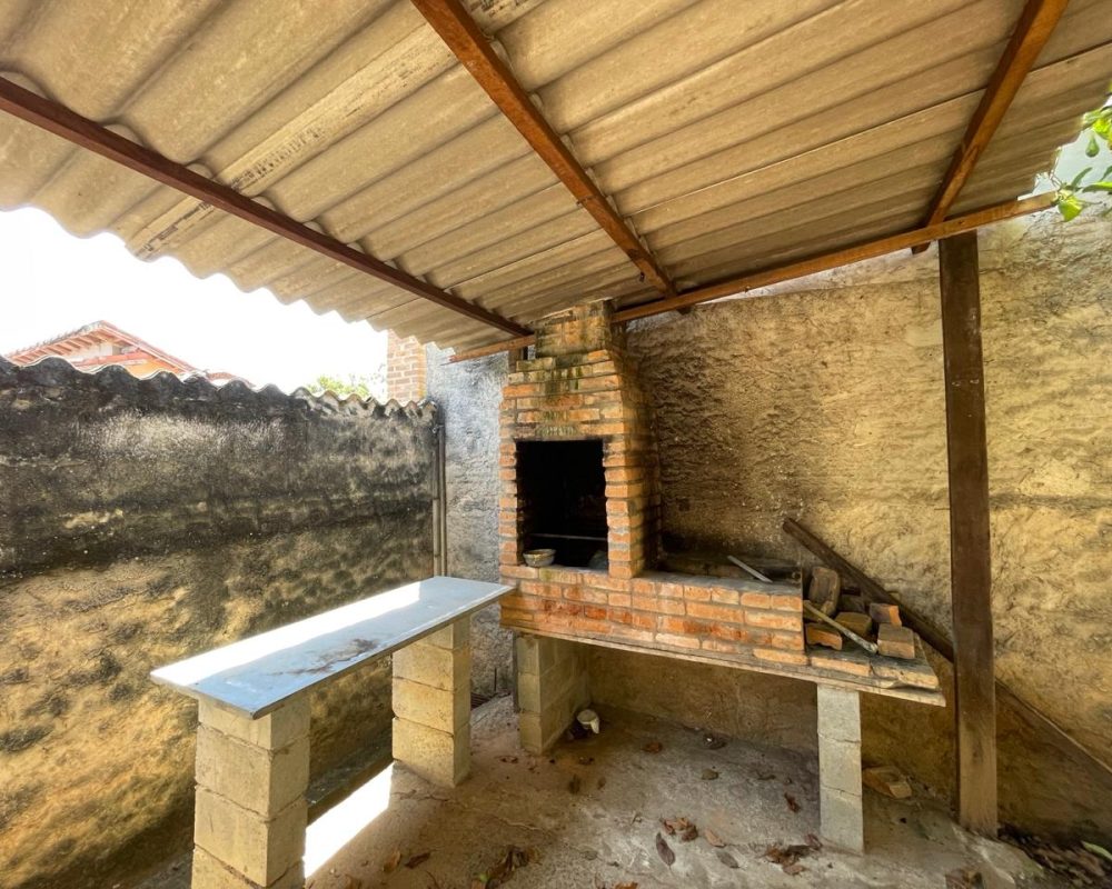 Casa no centro de Guararema (4)