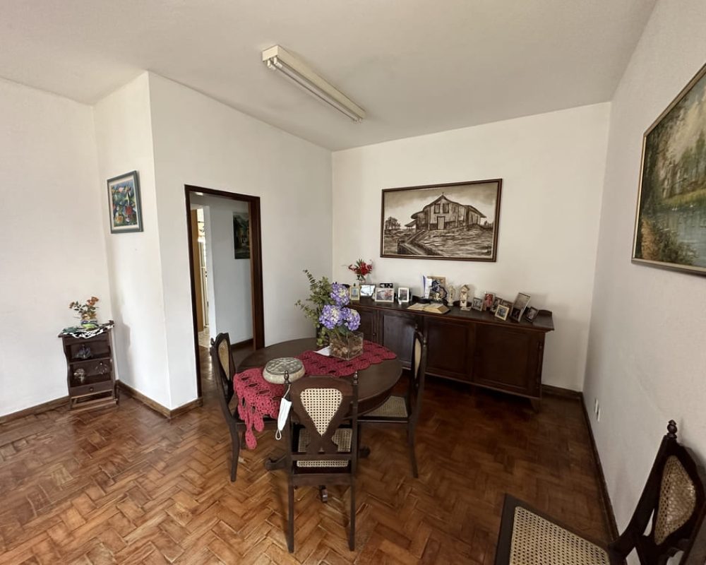 Casa_no_centro_de_Guararema_11M20230523_170650474_iOS