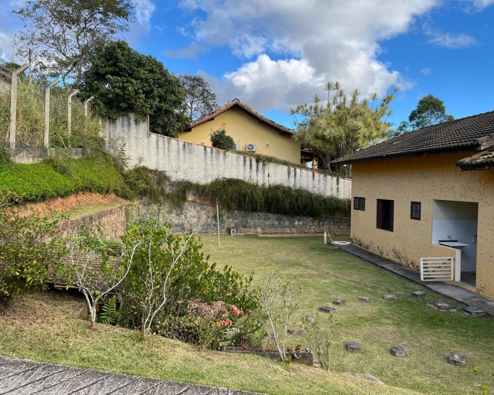 Chácara em Guararema (2)