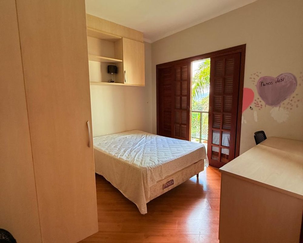 Condomínio Alpes (1)