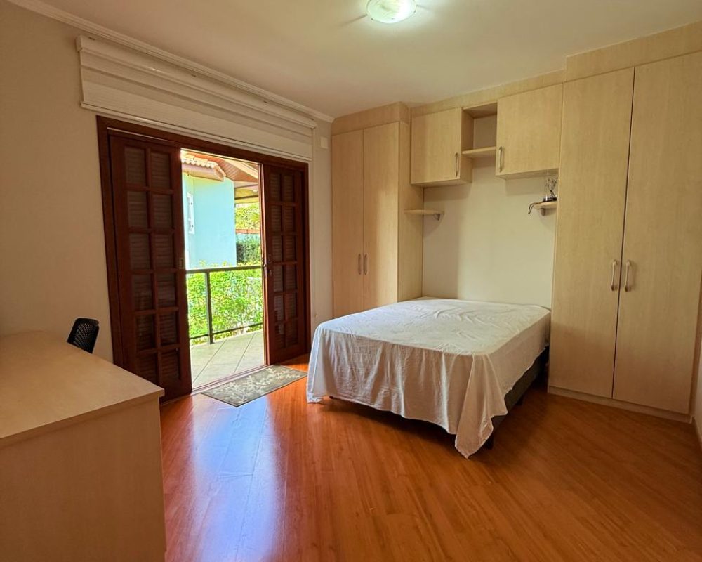 Condomínio Alpes (4)