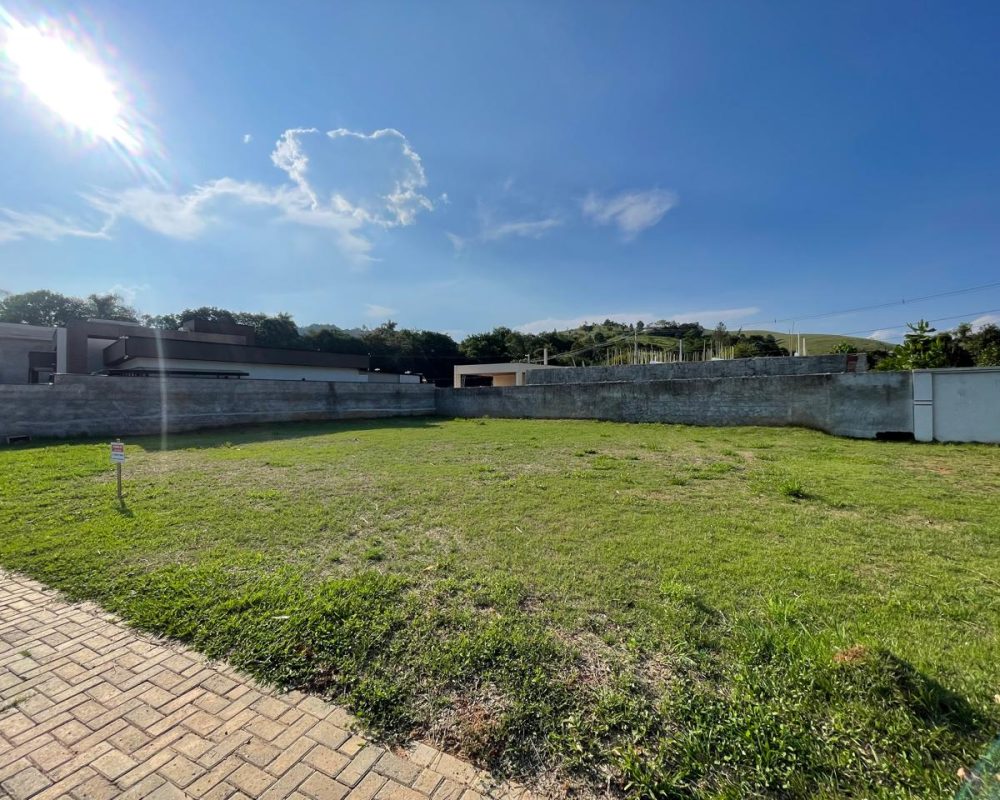 Lote em condomínio Guararema (1)
