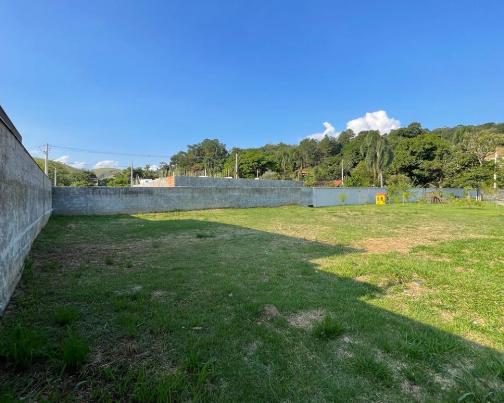 Lote em condomínio Guararema (2)