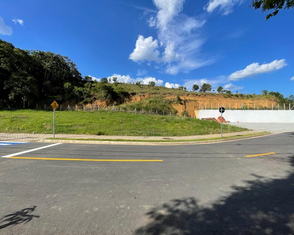 Lotes em condomínio em Guararema (1)