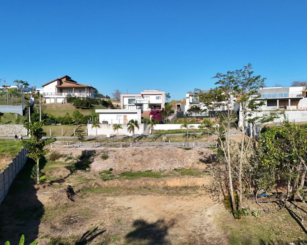 Terreno Condomínio Lago Dourado (5)
