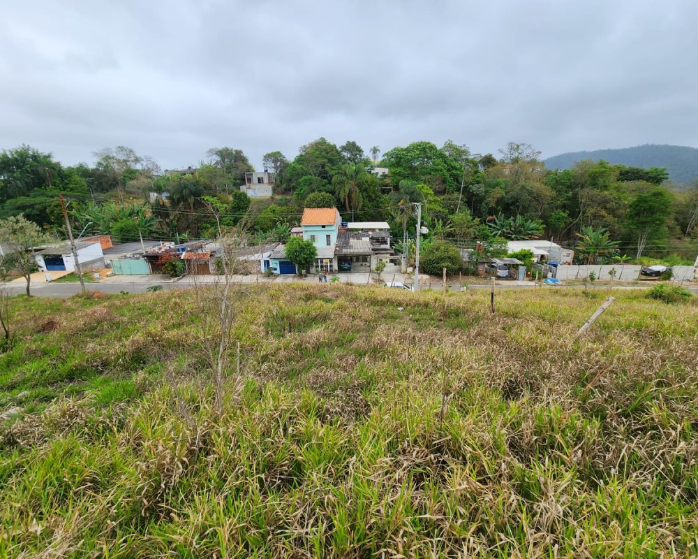 Terreno em Guararema (1)