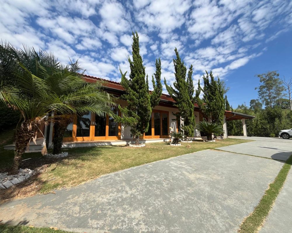 WhatsApp Image 2024-05-20 at 10.44.56 (10)