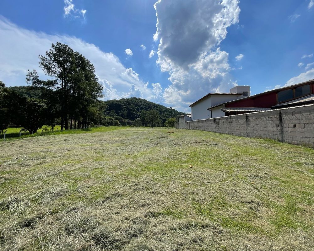 terreno em condomínio guararema (1)