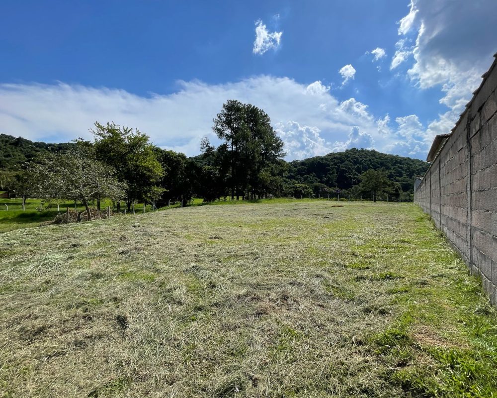 terreno em condomínio guararema (2)