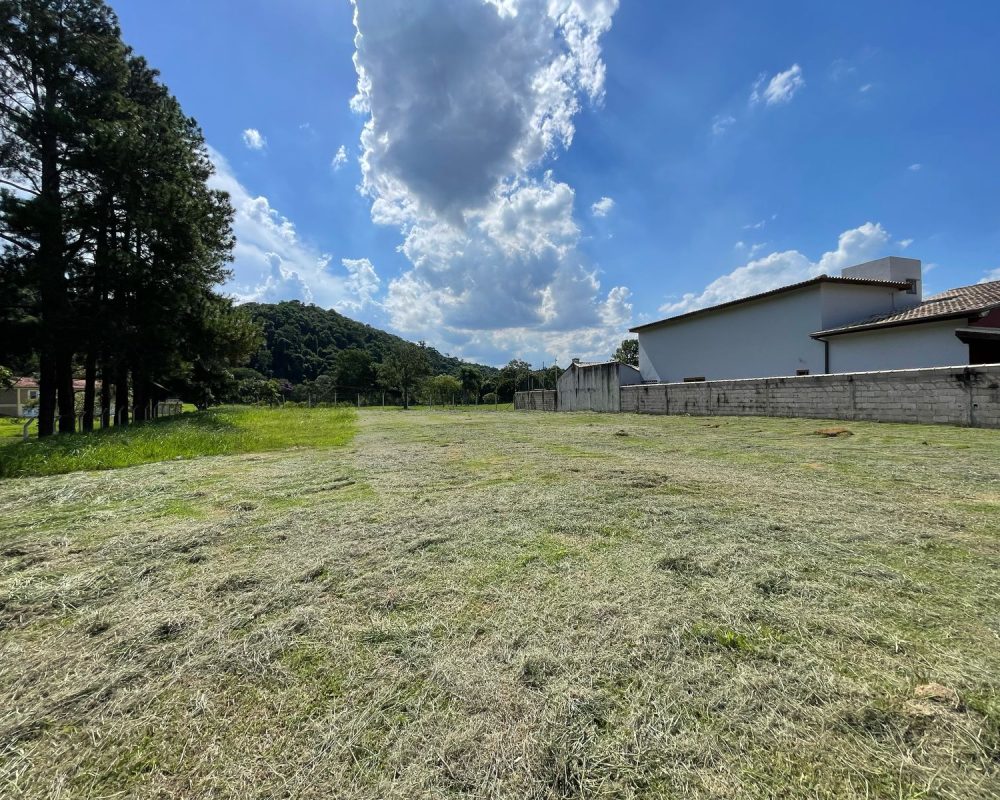 terreno em condomínio guararema (3)