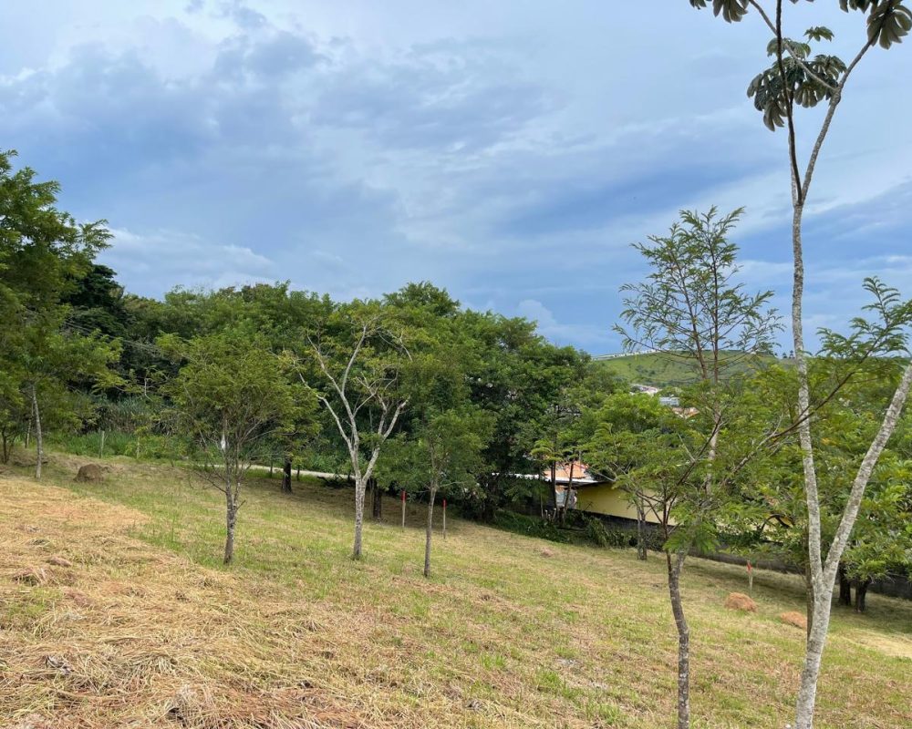 terrenos no centro de guararema (10)