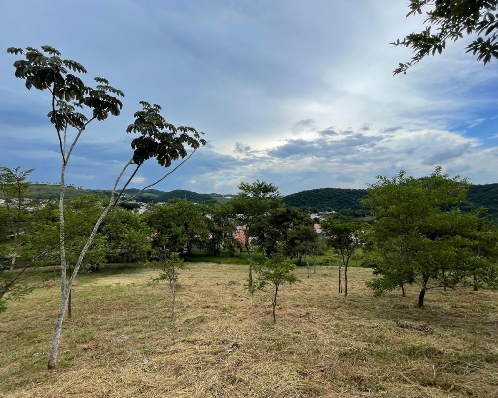 terrenos no centro de guararema (7)